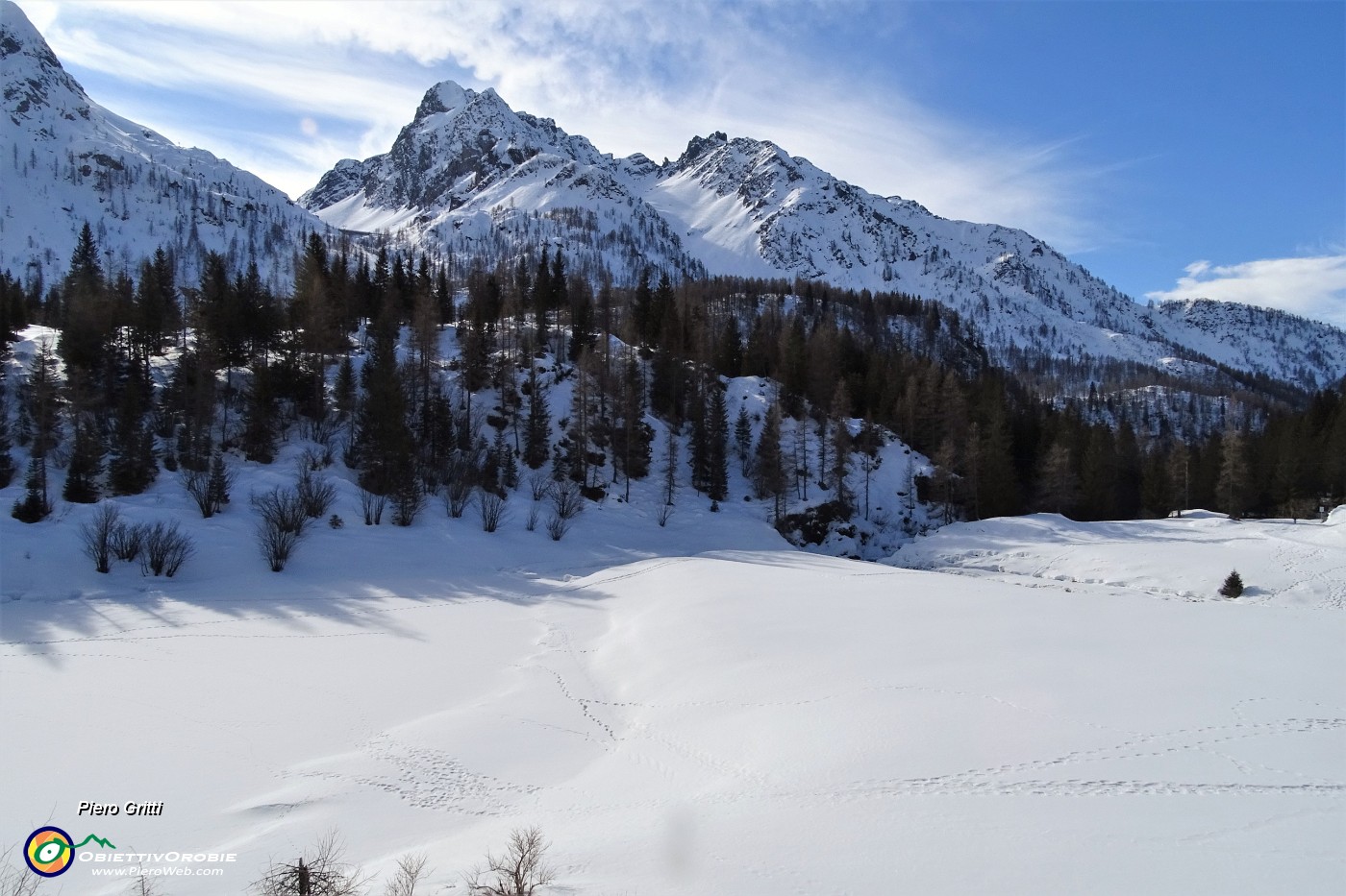 24 Lago del prato, il lago bianco e ghiacciato...in letargo!.JPG